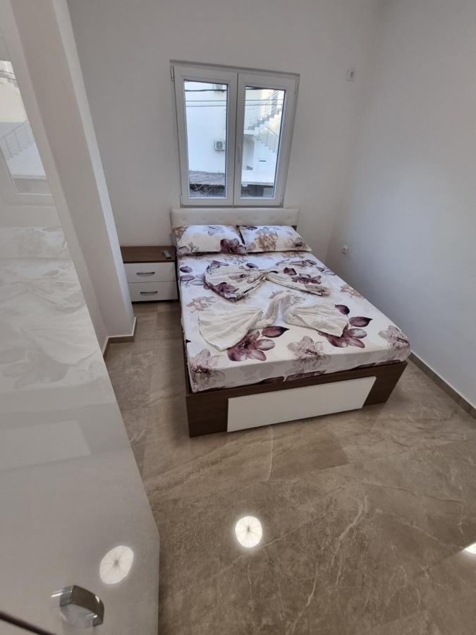 Ebra Lux Apartmani Dobra Voda Exterior foto